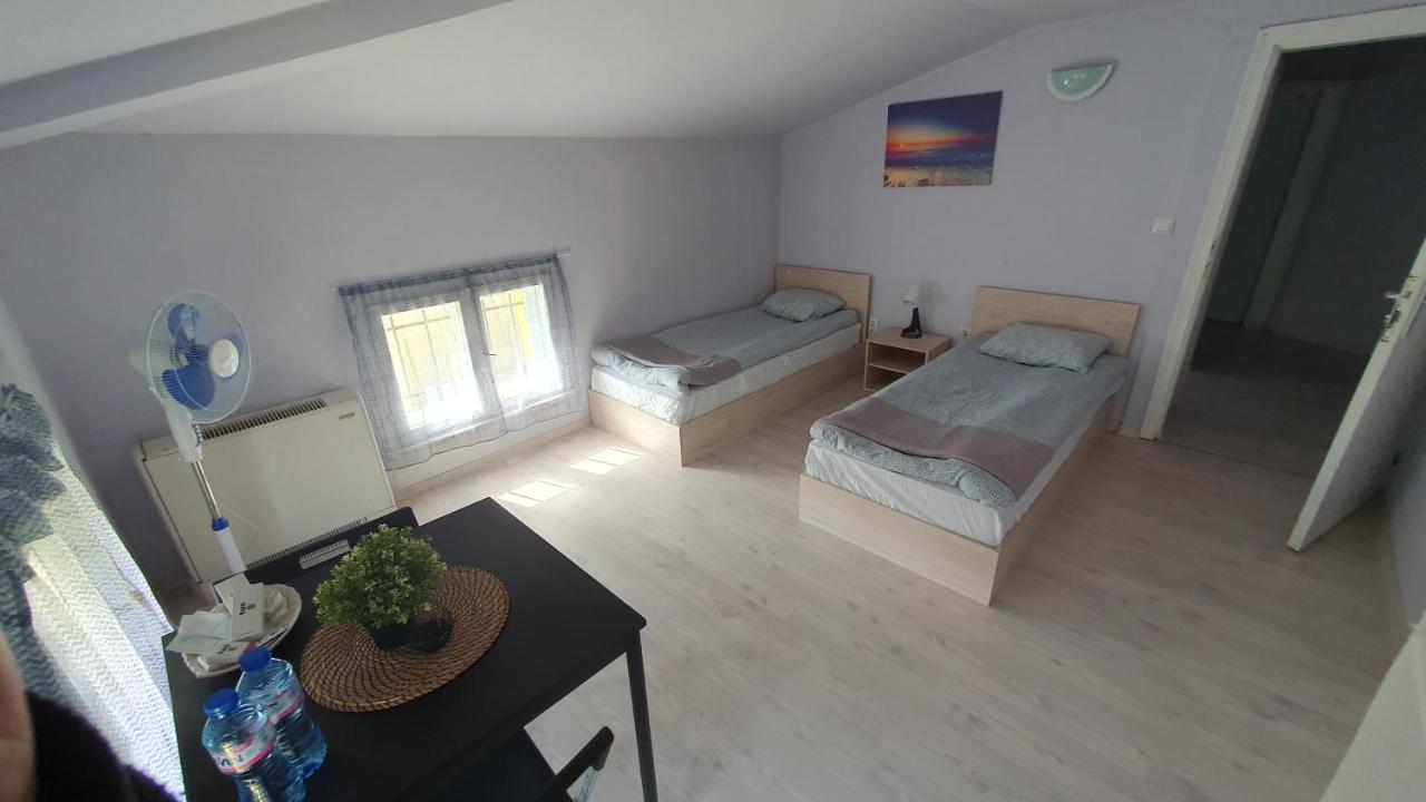 Стаи За Гости Sun House Apartment Varna Exterior photo