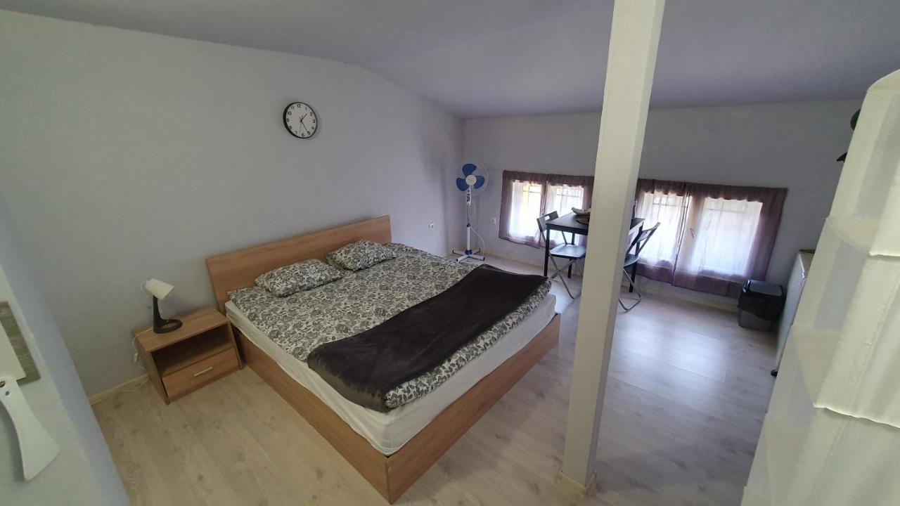 Стаи За Гости Sun House Apartment Varna Exterior photo